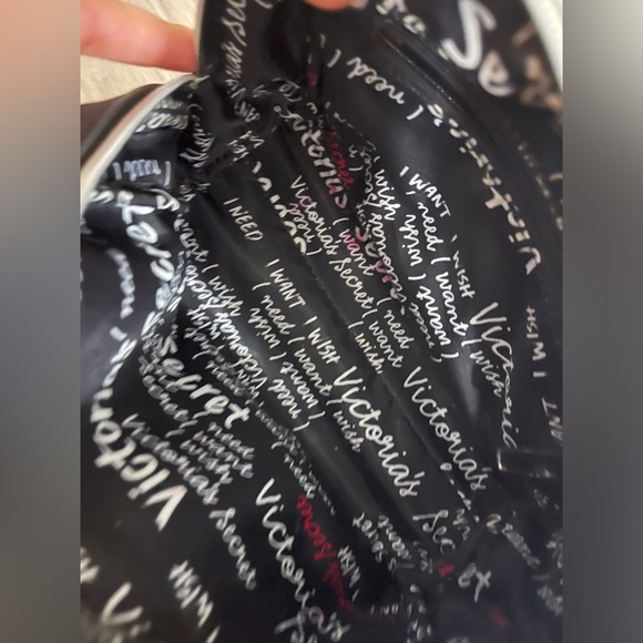 Victoria secret pouch - Picture 2 of 5